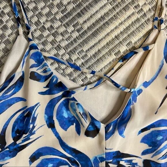 Everly Floral Summer Dress size Medium - Picture 3 of 5